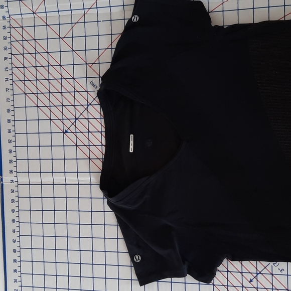 lululemon wet•DRY•warm Top - Picture 2 of 6